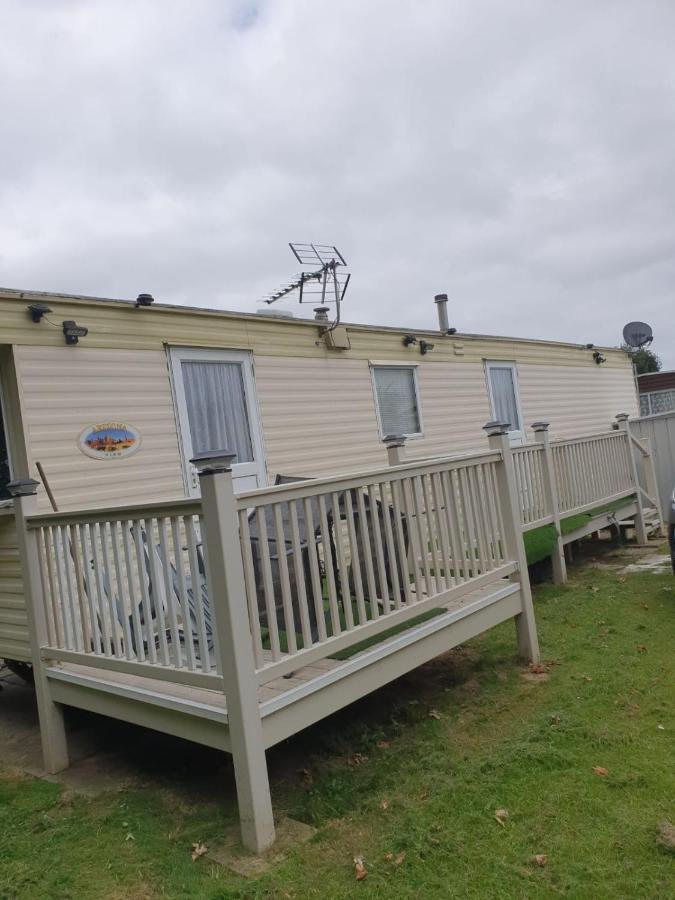 R And B Static Caravan Skegness Eksteriør billede